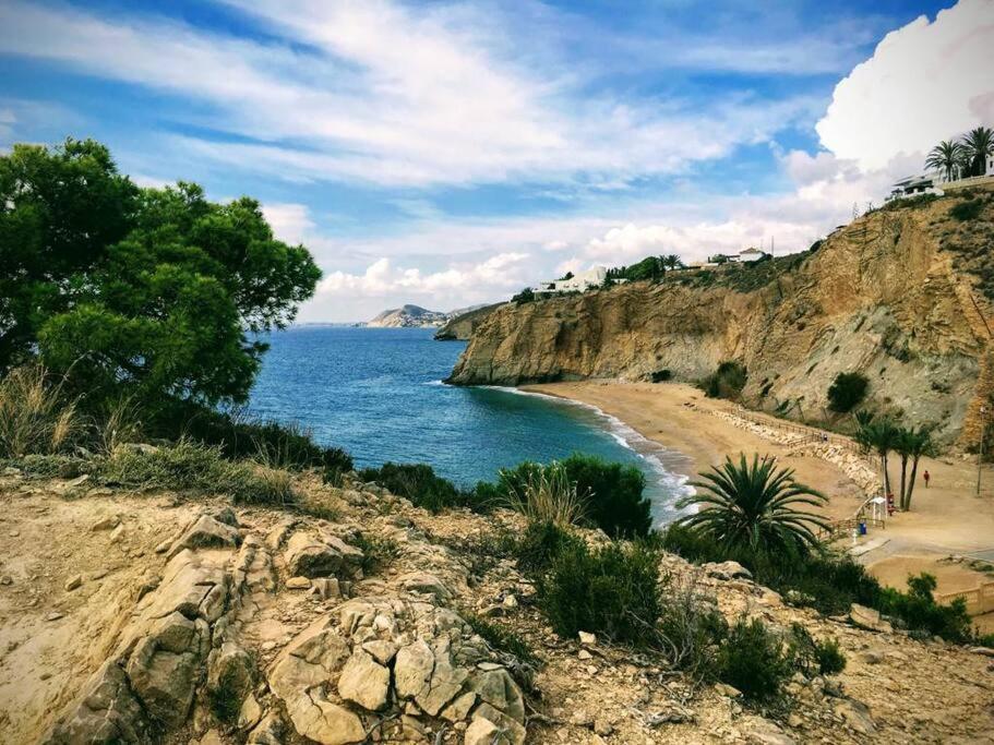 Top-Floor Beachfront Apartment With Parking, Pool, & Spacious Sea-View Balcony Villajoyosa Eksteriør bilde