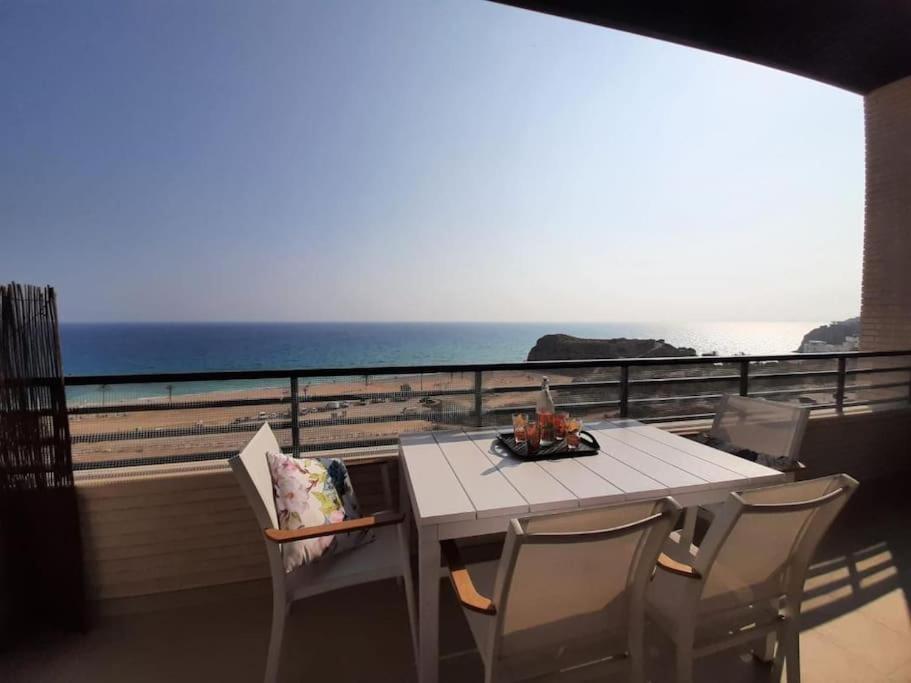 Top-Floor Beachfront Apartment With Parking, Pool, & Spacious Sea-View Balcony Villajoyosa Eksteriør bilde